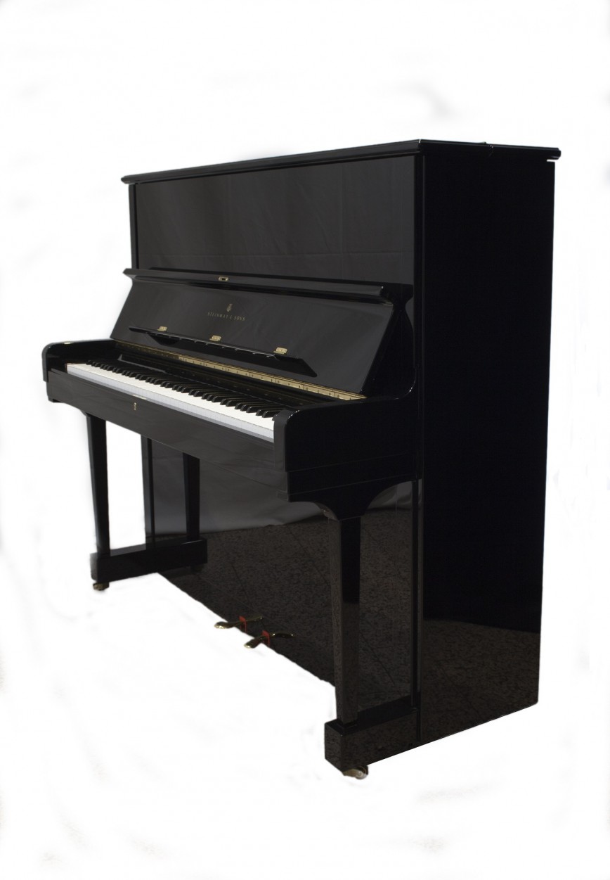 Steinway K 132